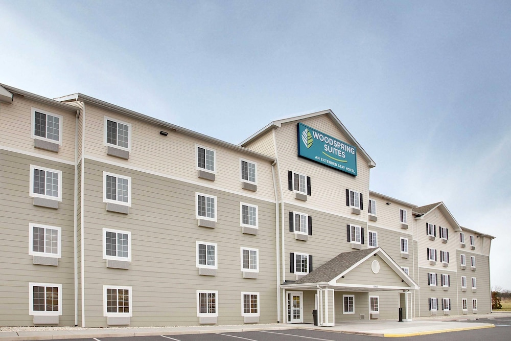 WoodSpring Suites Manassas Battlefield Park I-66 2/34