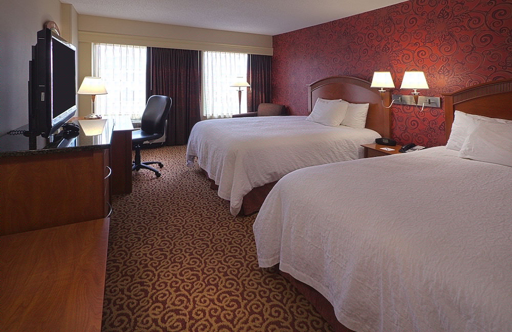 Hampton Inn Suites Columbus Downtown 17/59