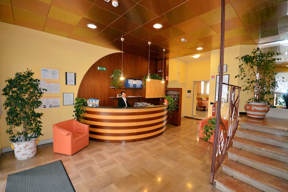 Aparthotel Pineda 7/55