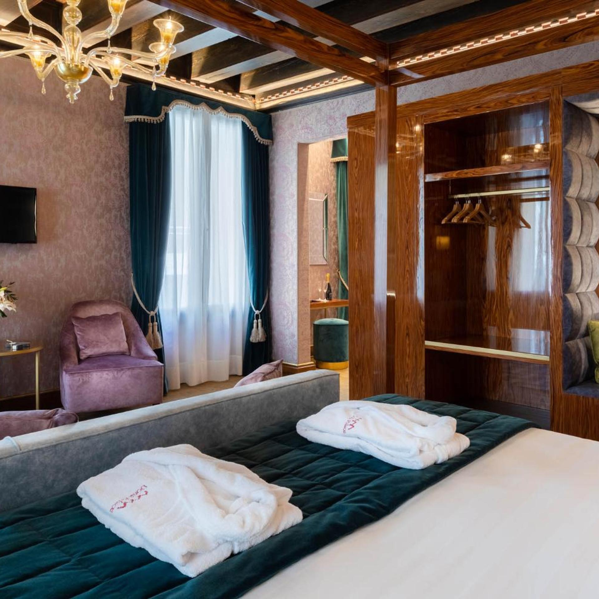 Duchess, Exclusive, Suite