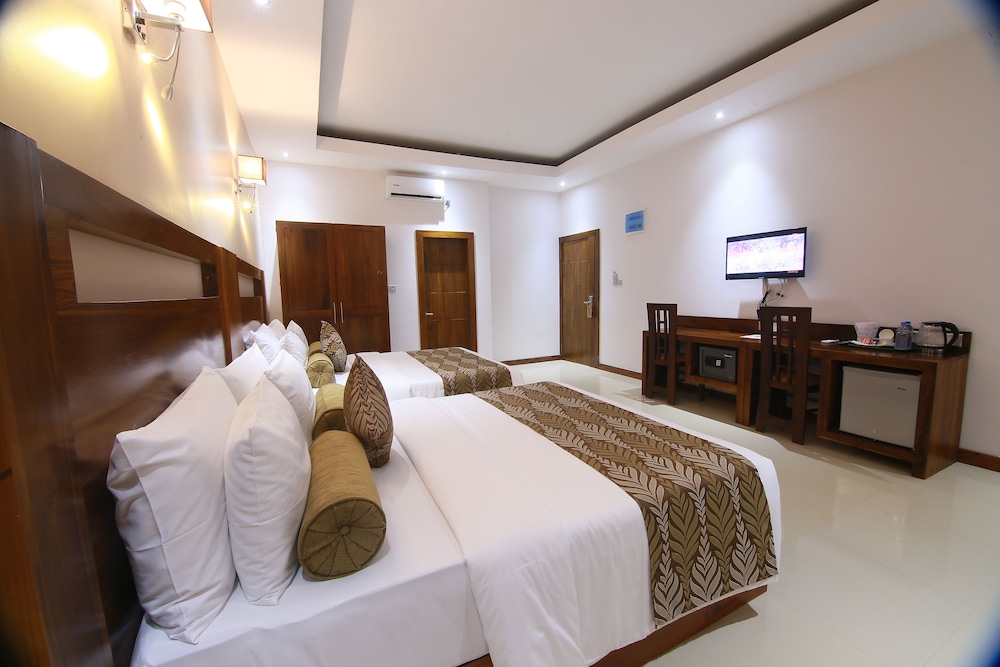 ROOM, 2 QUEEN BEDS