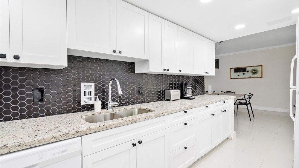 The Tides Ocean Luxury Suites 8/50
