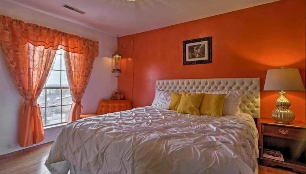 Branson Surrey Inn 14/65