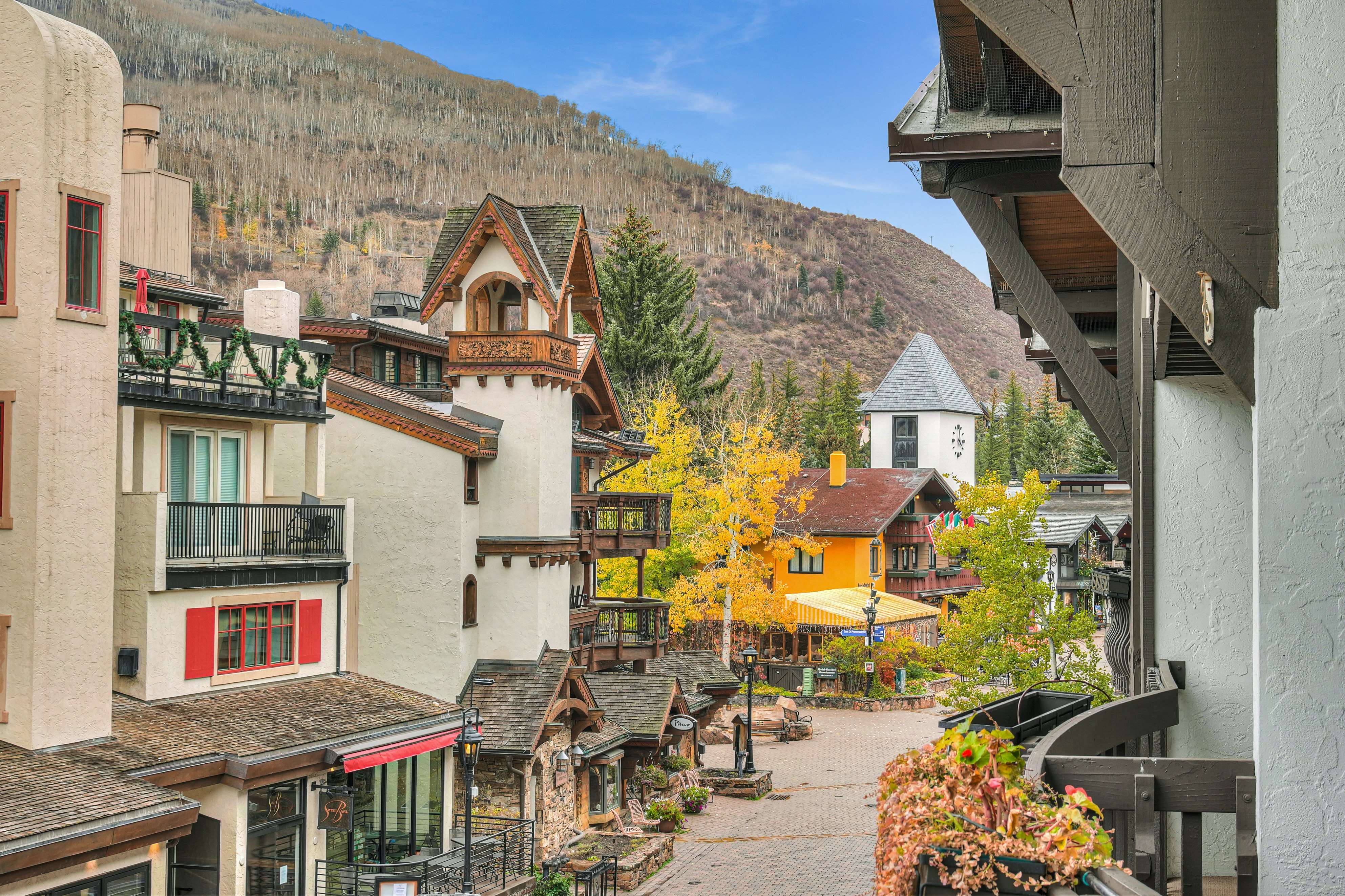 Lodge at Vail Rock Resorts 6/81