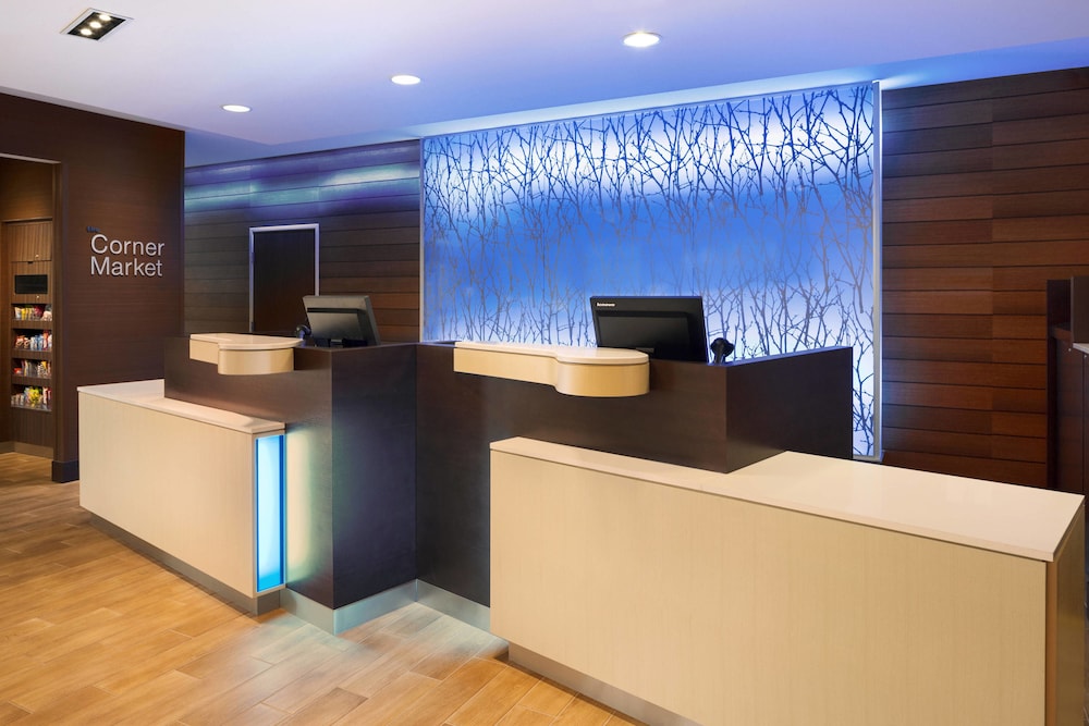 Lobby at Fairfield Inn & Suites Akron Fairlawn, AKRON - OH