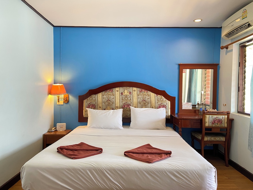 Standard, King Bed