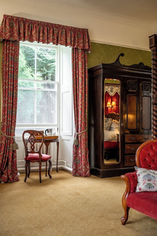 BUNCHREW HOUSE HOTEL 18/30