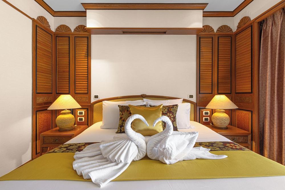 2 BEDROOMS, ROYAL, SUITE