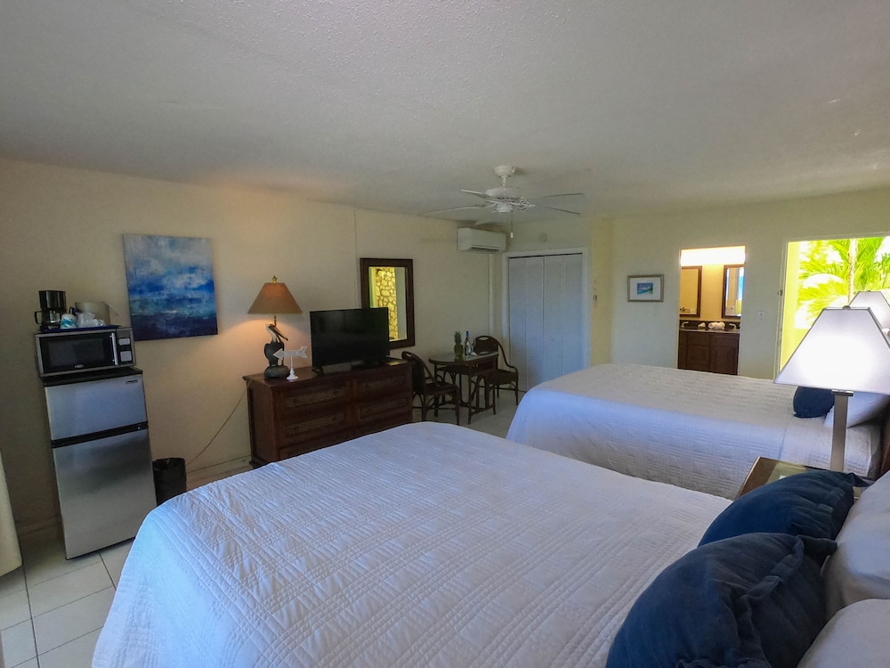 THE PALMS AT PELICAN COVE 21/66