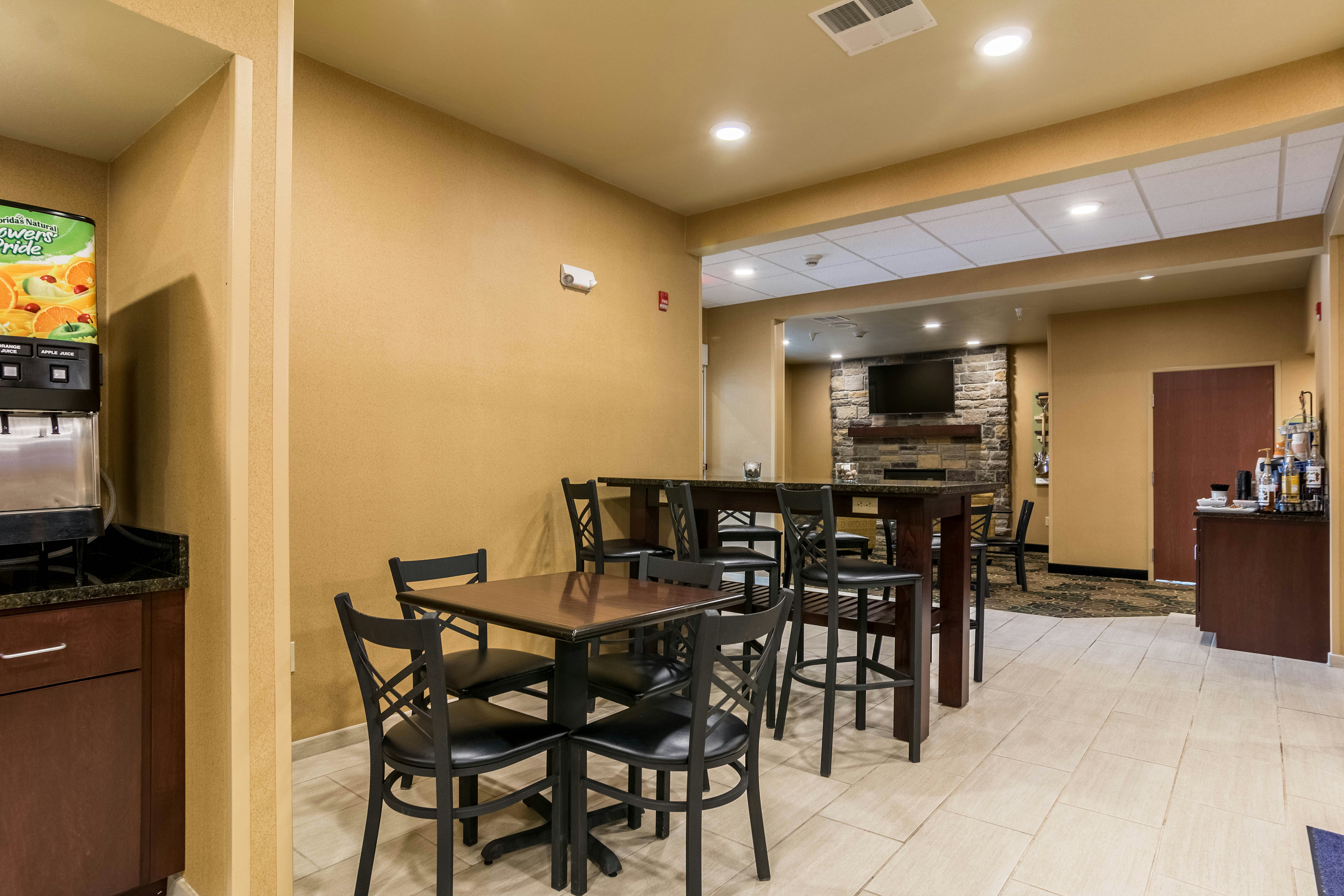 Cobblestone Hotel And Suites Harborcreek 35/53
