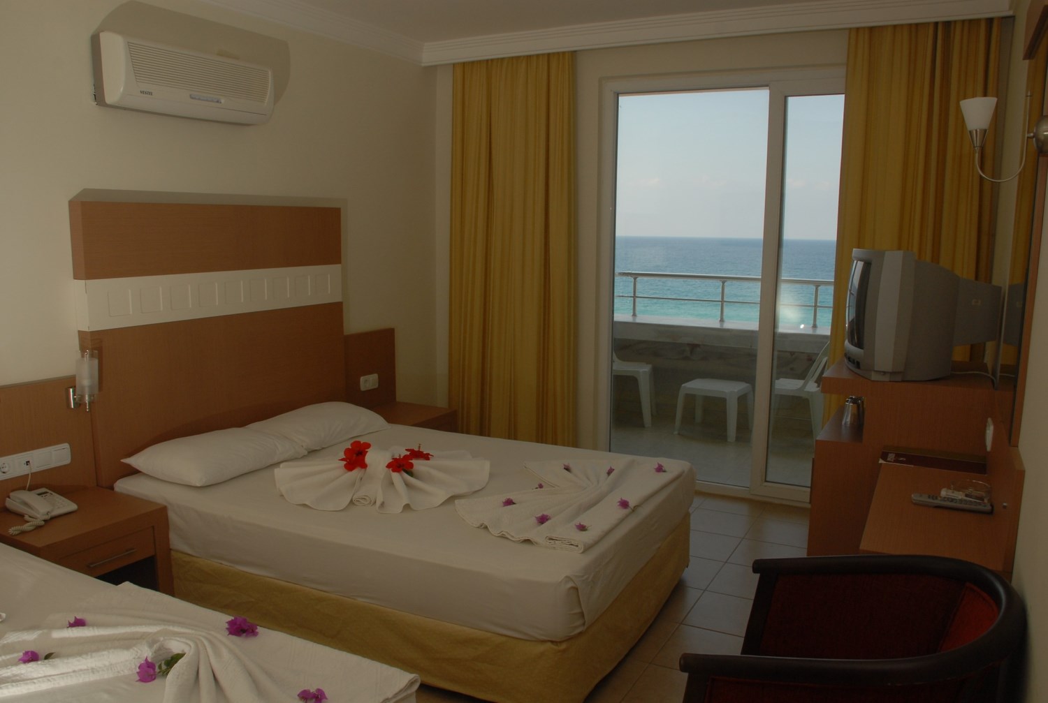 Room, Double Bed, Lateral Side Sea View