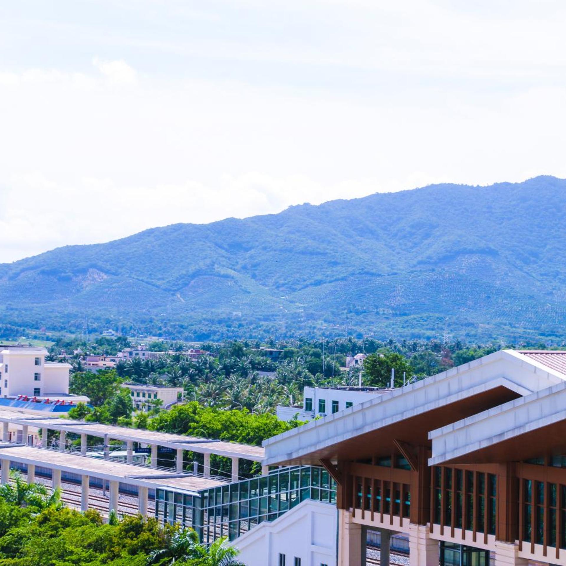 Sanya Phoenix Airport Hotel 80/86