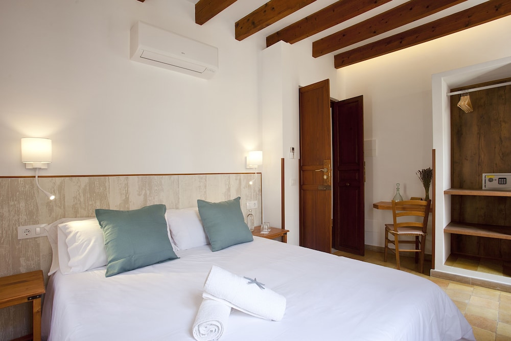 CASAL DE PETRA ROOMS & POOL 11/50