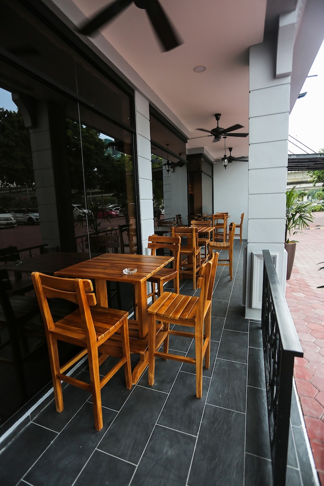 Hako Hotel JBCC 73/74