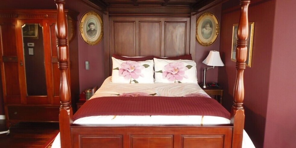 The Collins Inn And Seaside Cottages - Adults Only 15/77