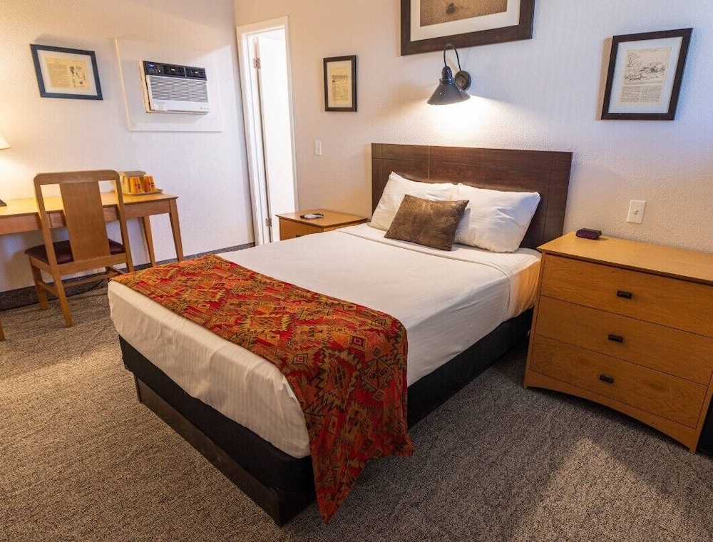 Stovepipe Wells Village Hotel 9/47