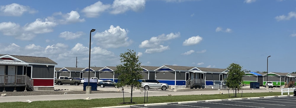 Freeport Extended Stay Studios 40/50