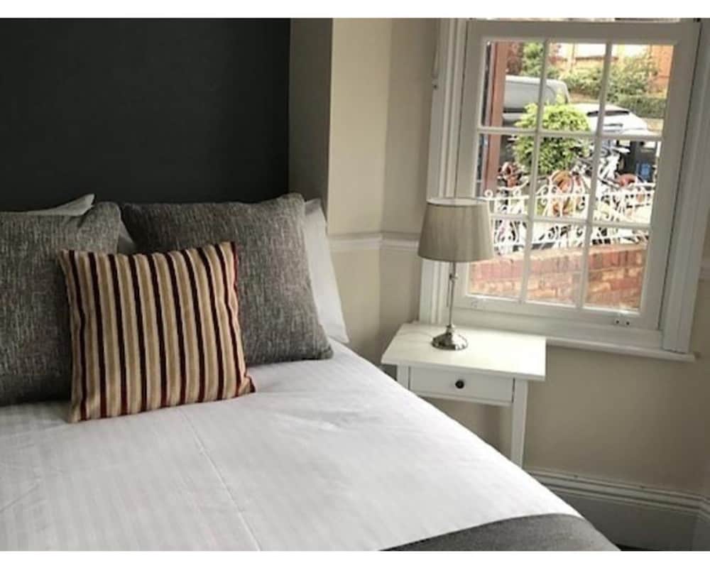 Oyo Iffley Town House (Ex. Iffley Town House) 11/28