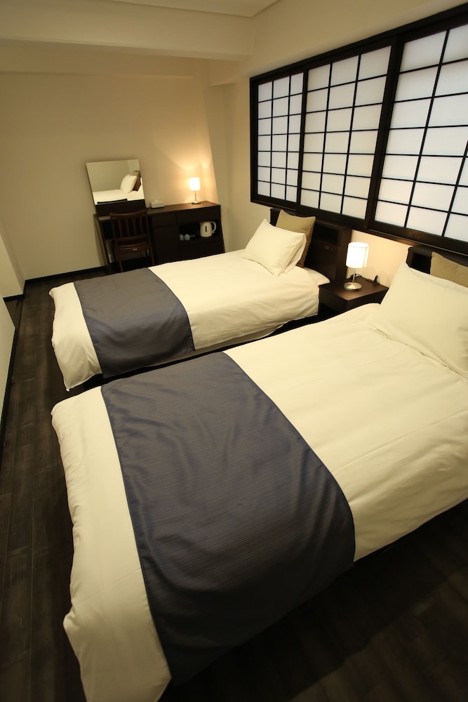 Rozy Hotel Namba 10/63