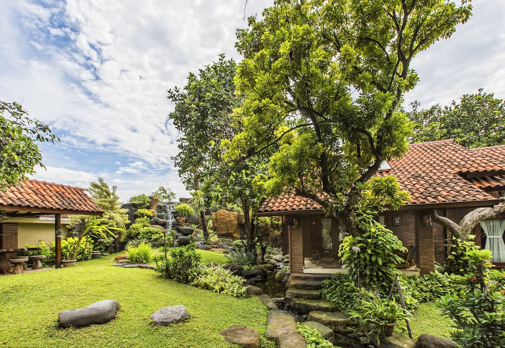 Duta Garden Boutique Villa 58/65