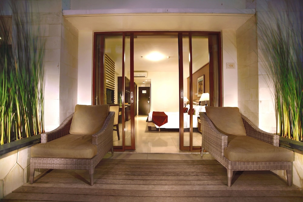 Aston Kuta Hotel and Residence 35/65