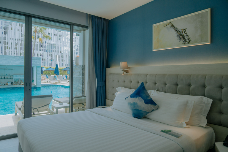 Deluxe, Double or Twin Bed, Pool Access