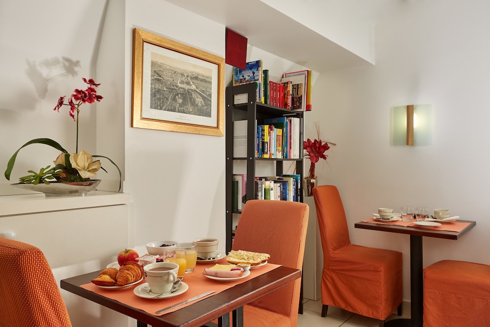 Austin's Arts et Metiers Hotel 51/61
