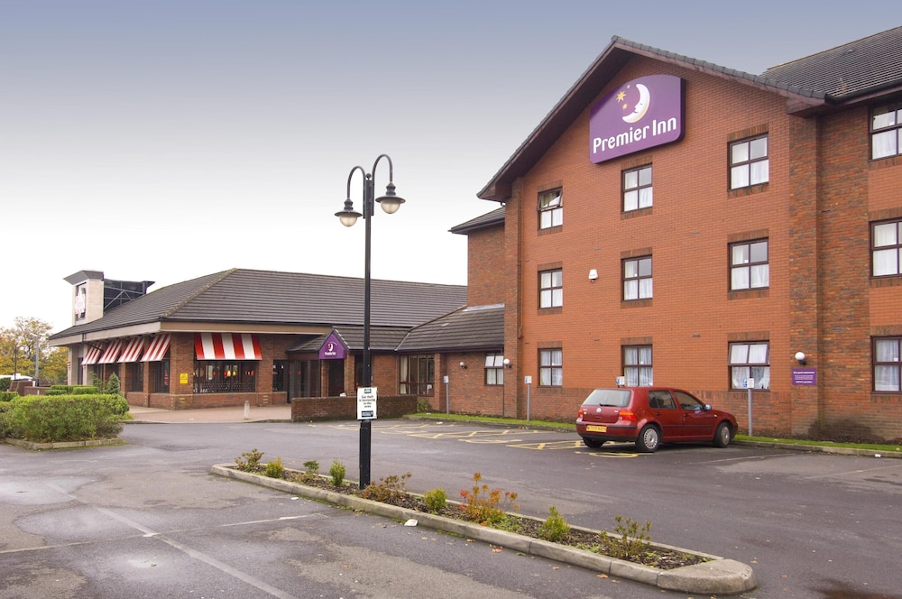 Premier Inn Manchester (Prestwich) Hotel 27/30