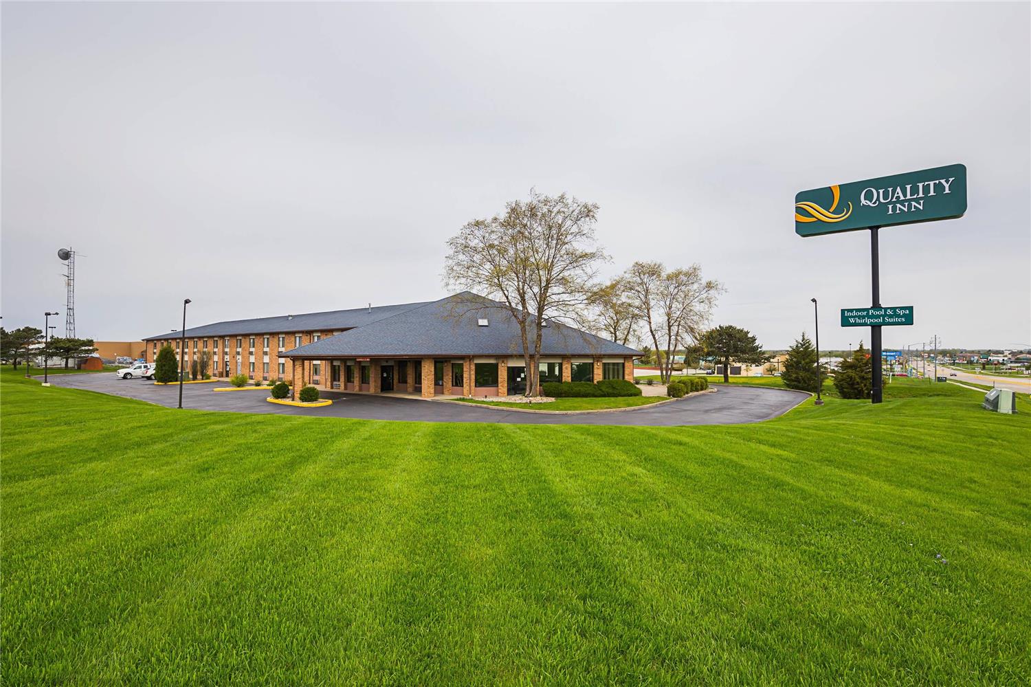Quality Inn Waverly IA 46/51