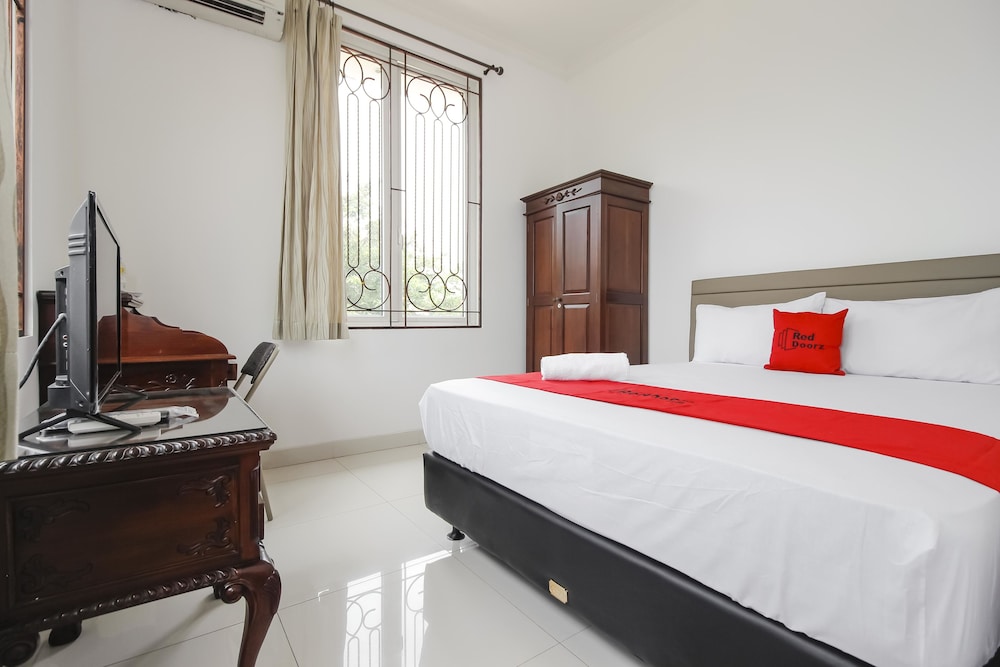 Reddoorz Permata Sari Karawaci 13/32