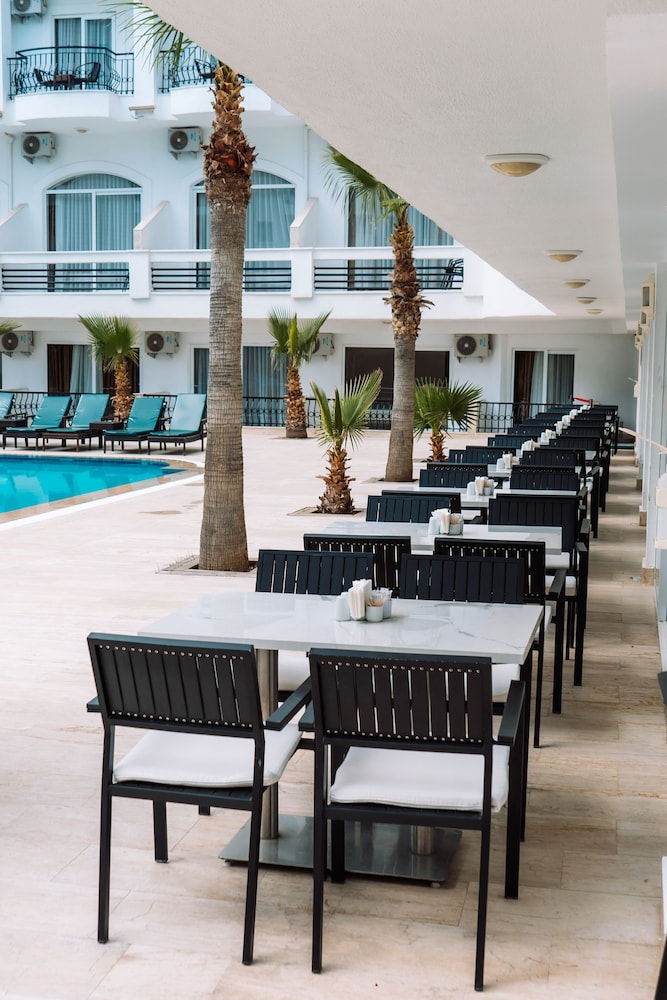 Elit Life Hotel 58/59