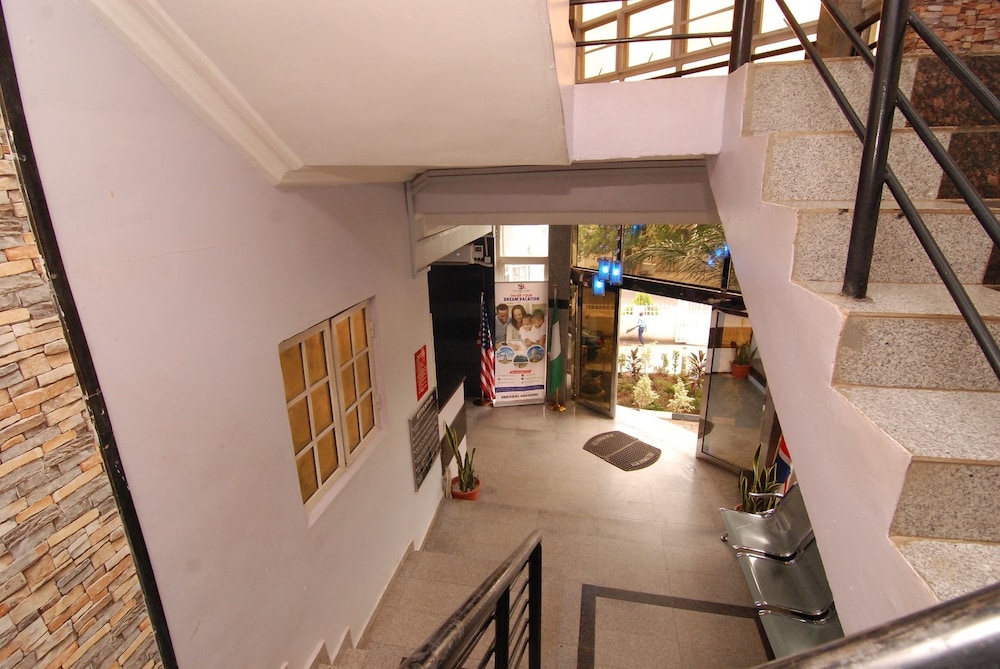 Silverland Hotel And Suites 28/36