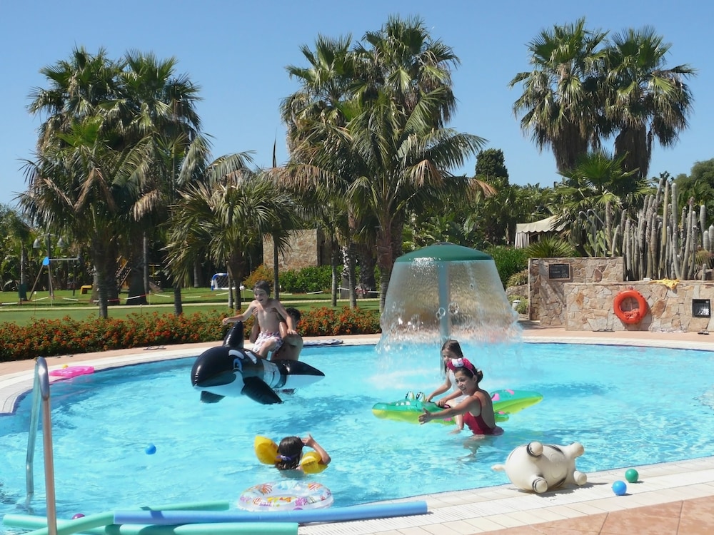 Lantana Resort Hotel and Apartments 56/68