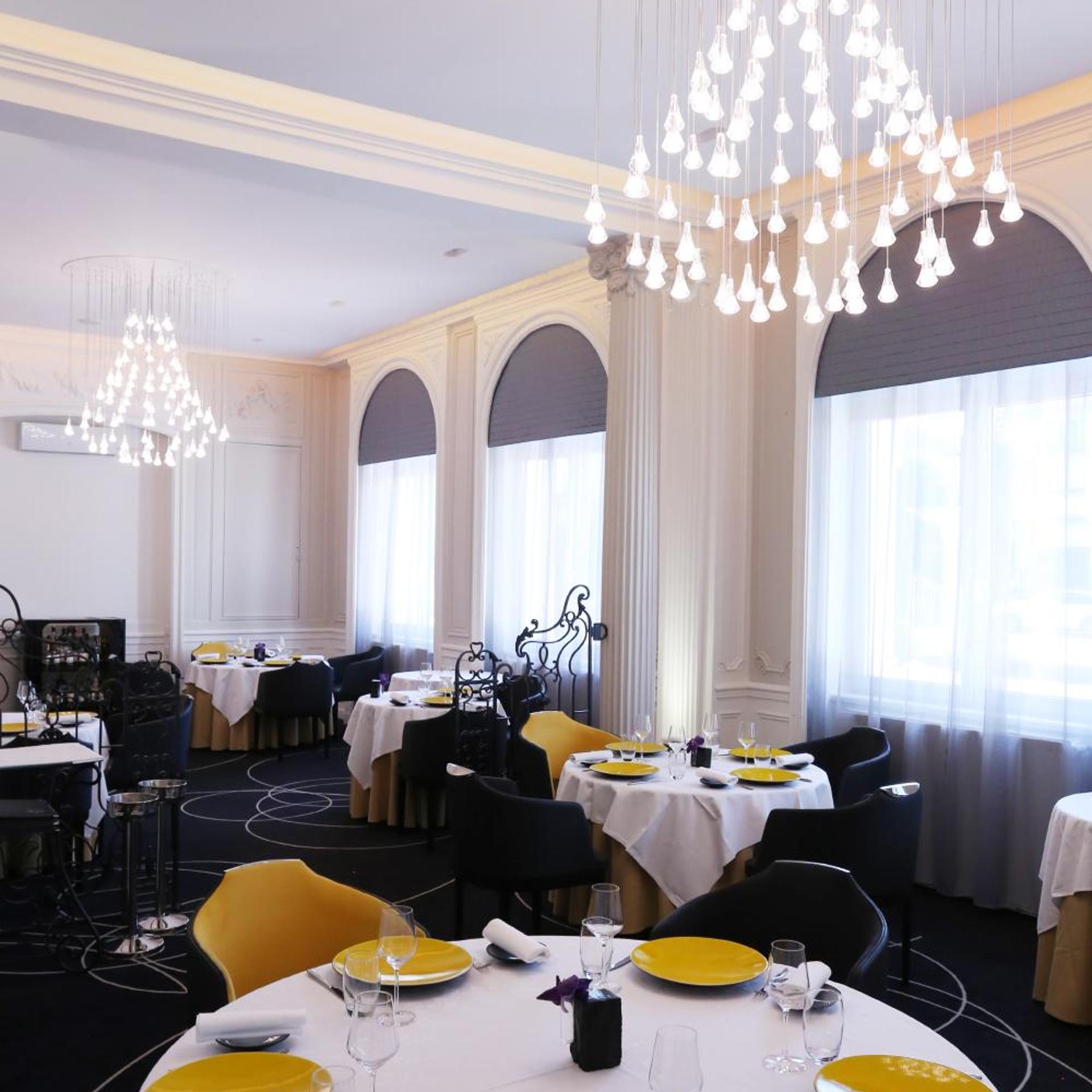 HÔTEL LE CHÂTEAU BLANCHARD 12/16