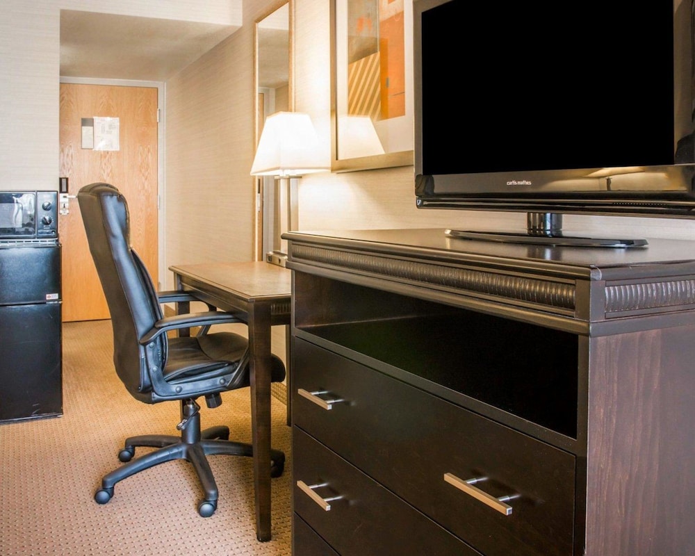 Quality Inn Suites Next To the Casino 31/35