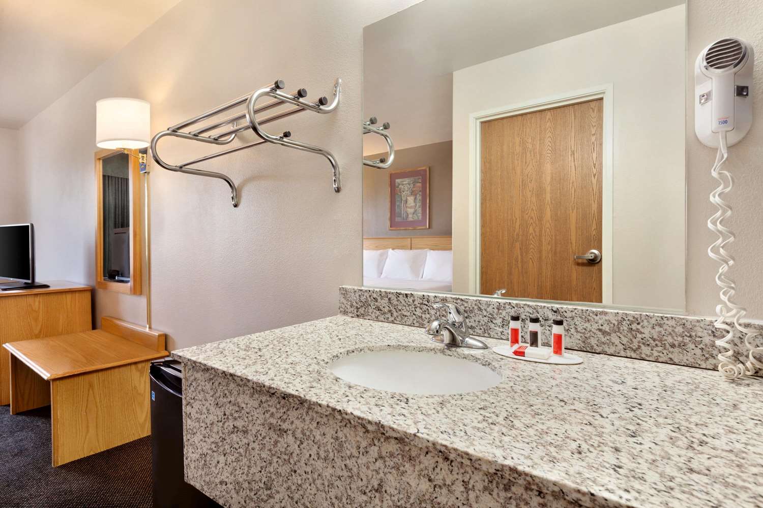 Travelodge by Wyndham Yermo 9/9