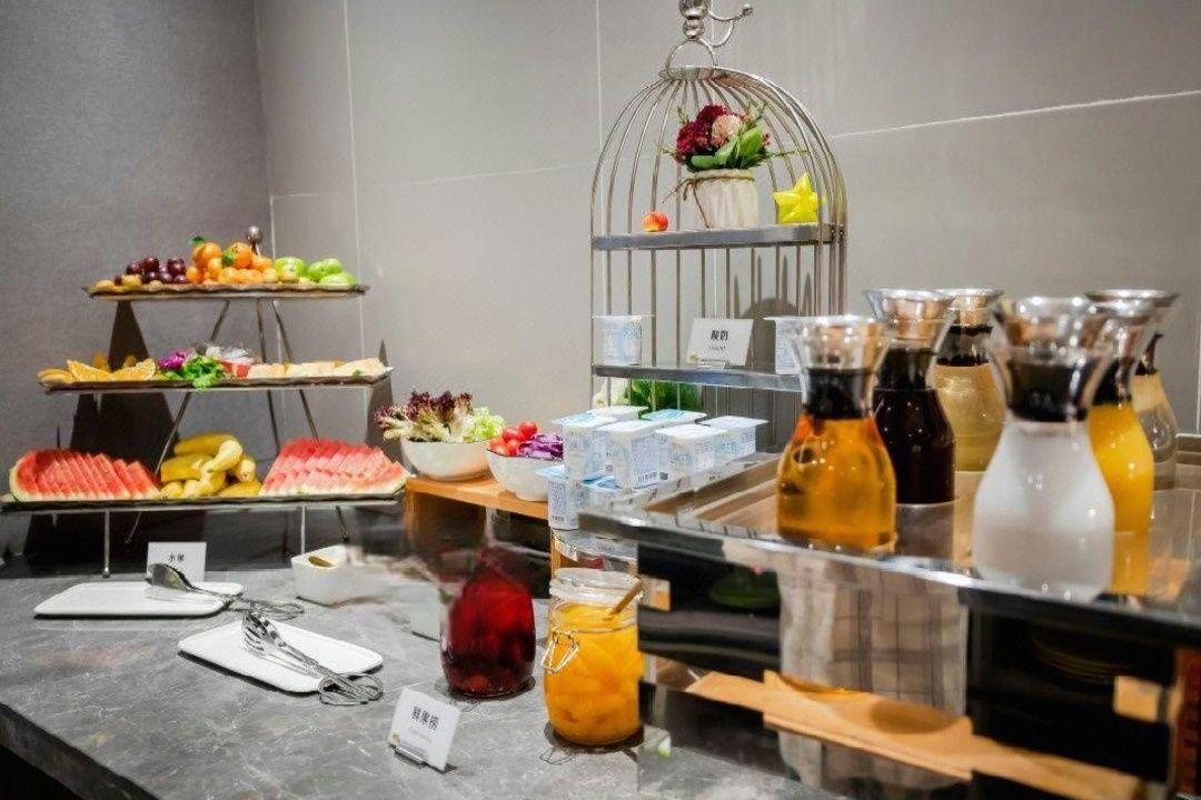 Home inn Selected (Huzhou Hongqi Road,Yishang Street) 54/55
