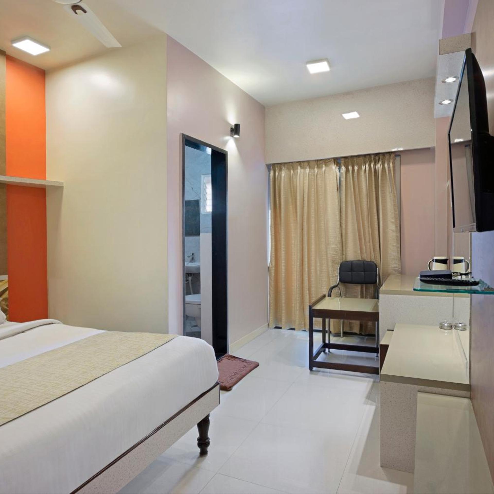 Mannar's Deluxe Lodge 18/25