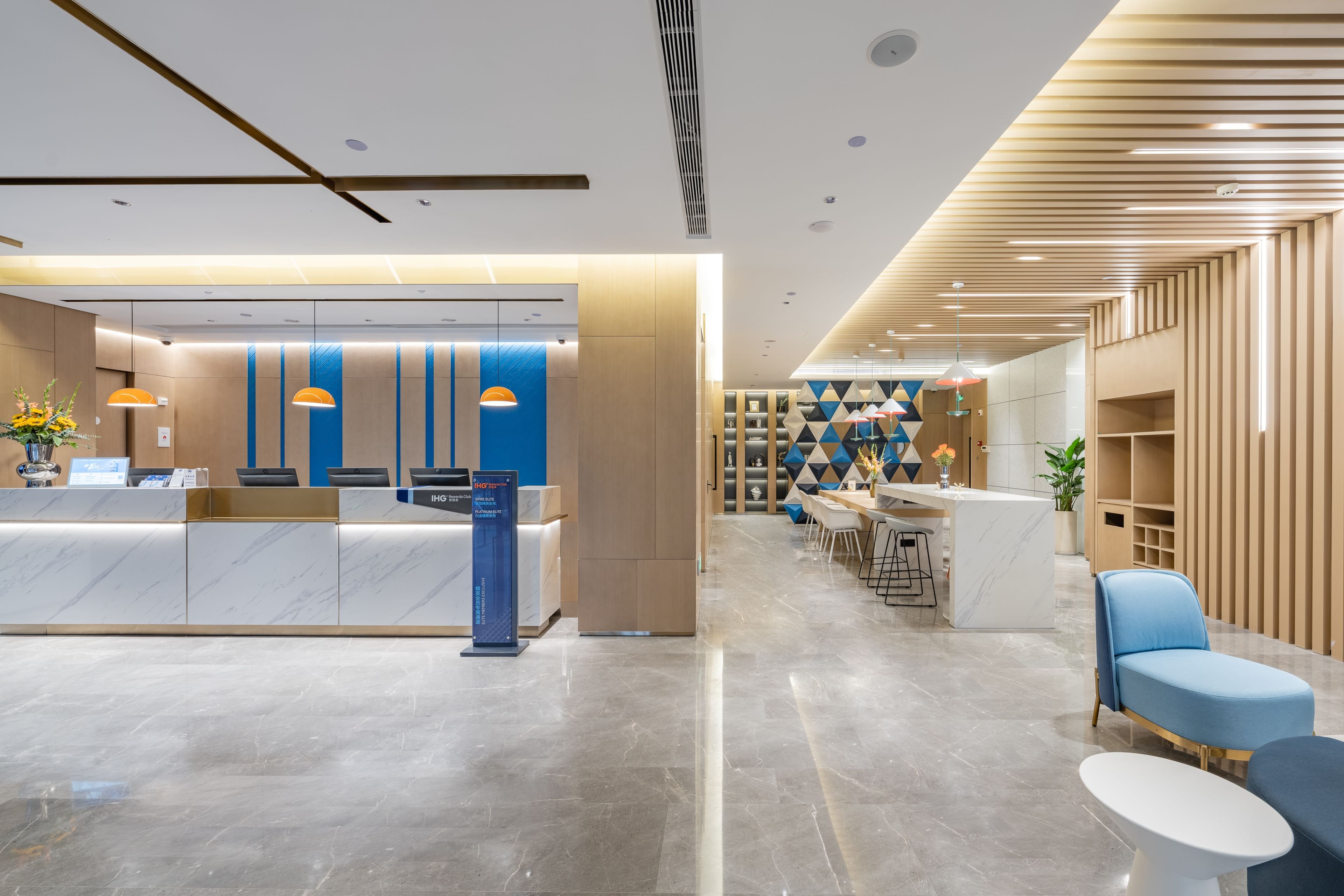 HOLIDAY INN EXPRESS Shanghai Expo Centre 8/50