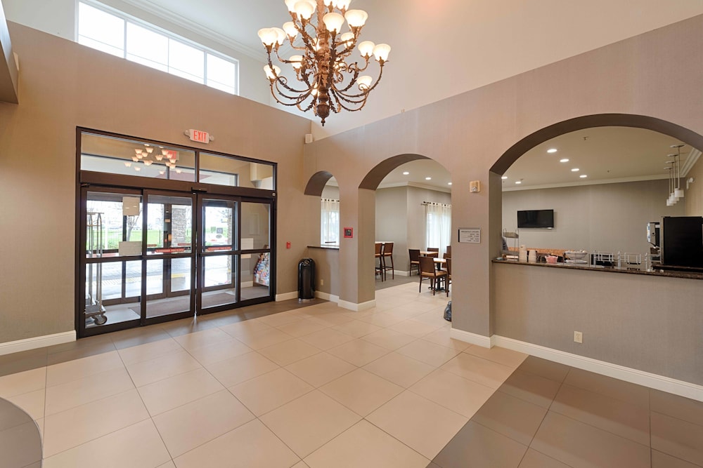 Best Western Plus Delta Inn & Suites 9/36