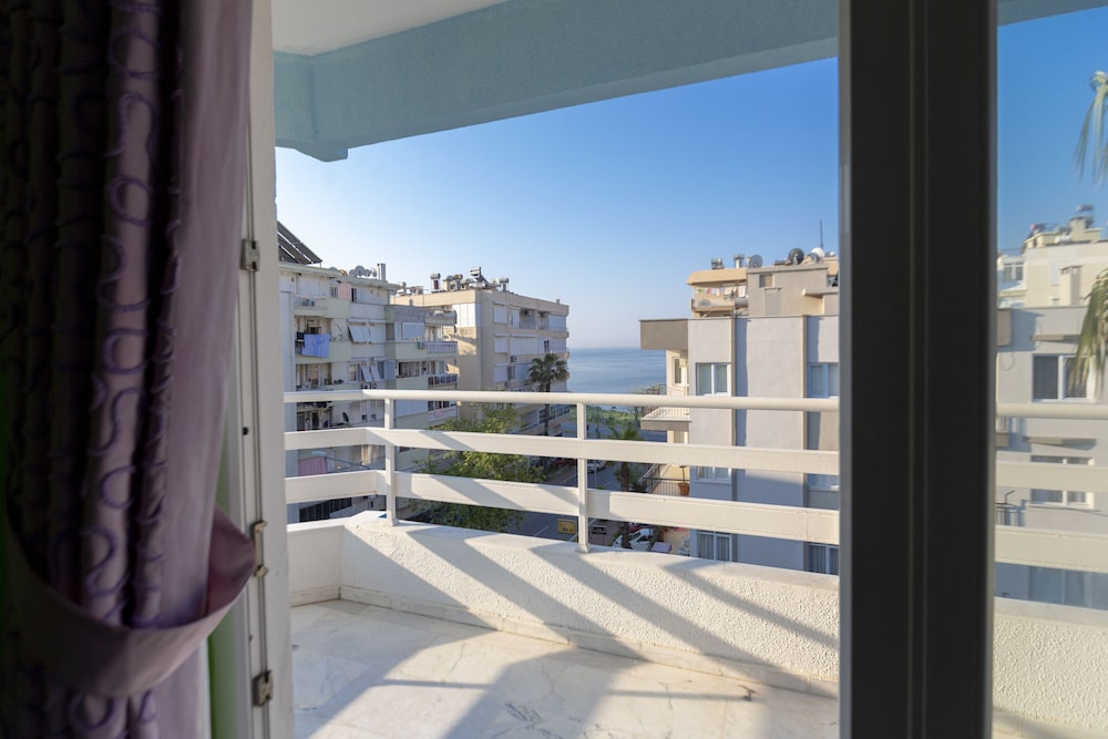 Mene City Hotel 67/70