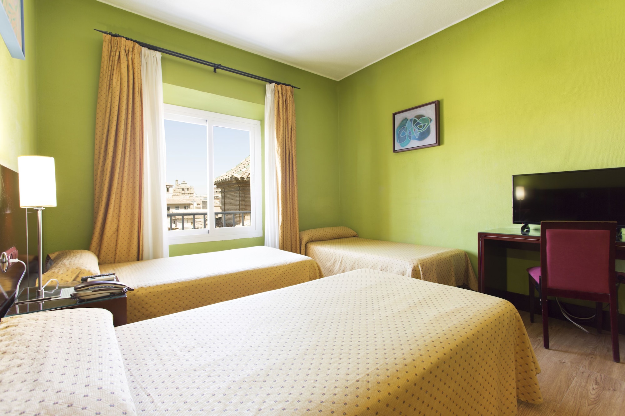 ROOM, TRIPLE