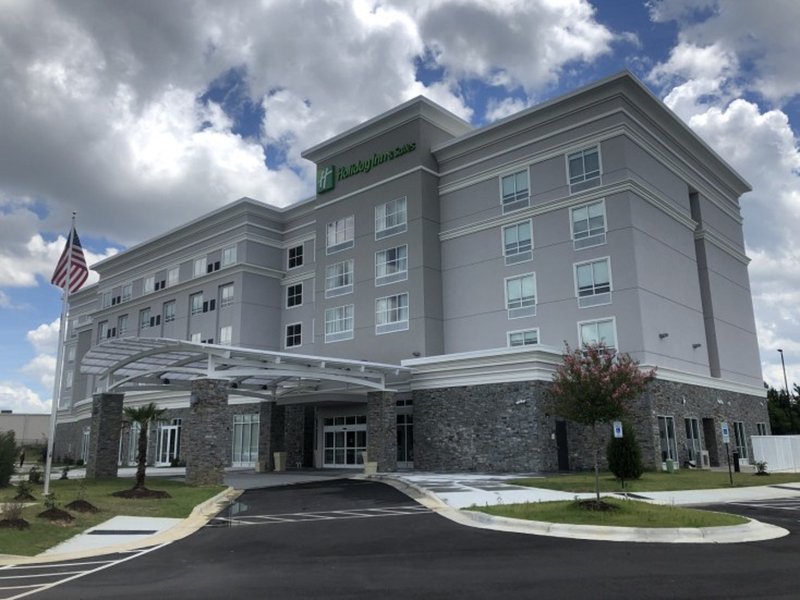 Holiday Inn Suites Fayetteville W Fort Bragg Area 13/13