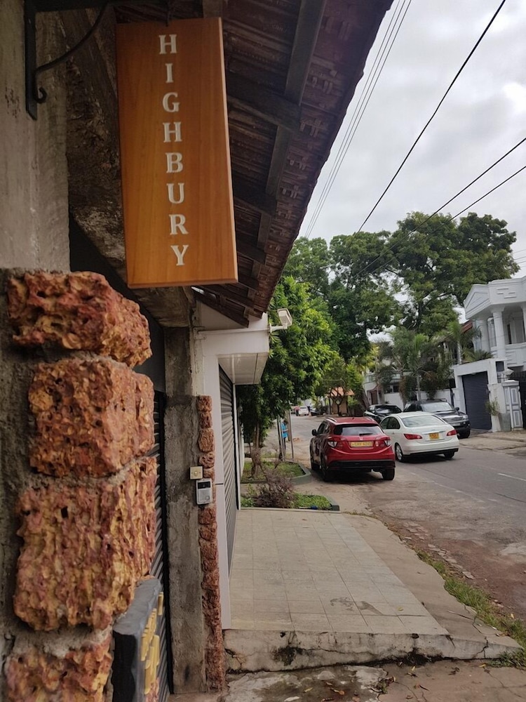 Highbury Colombo 28/41