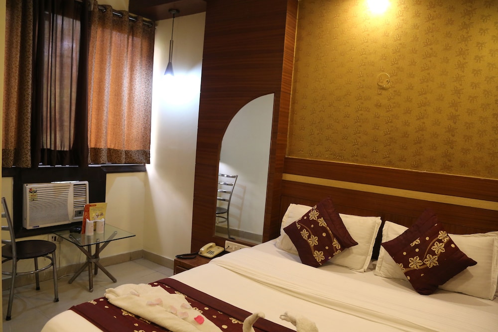 Hotel Shivam International 8/25