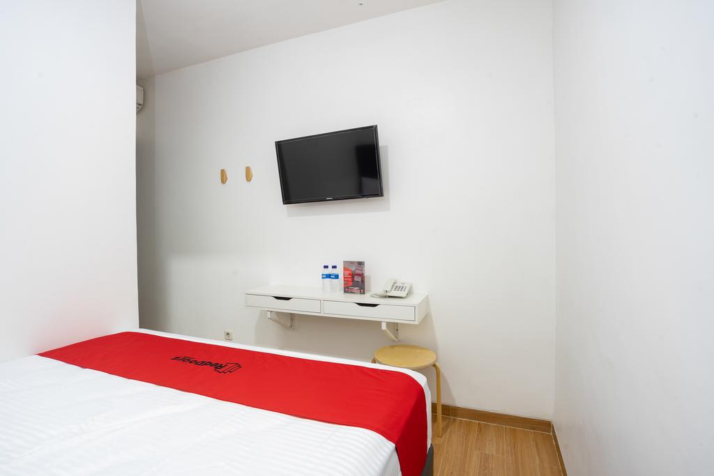 Reddoorz Plus Danau Sunter Utara 7/17