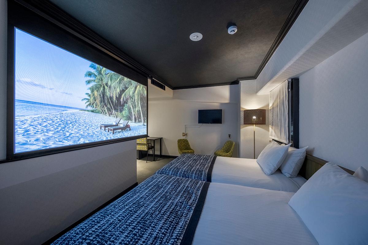 THEATER, TWIN BEDS