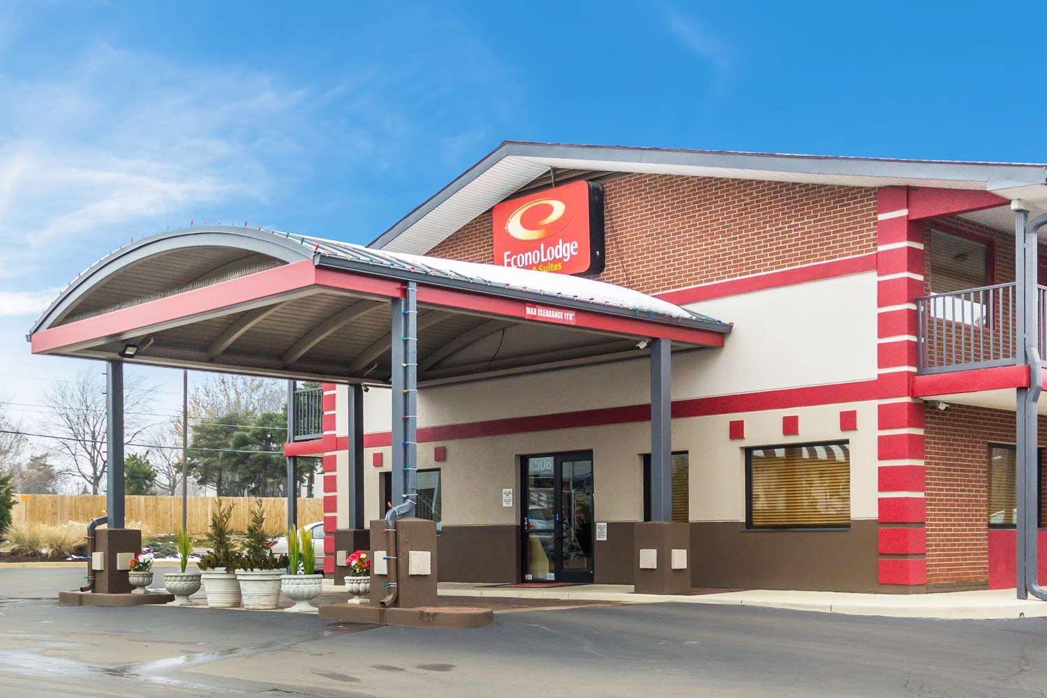 Econo Lodge Inn and Suites I-35 at Shawnee Mission 1/32