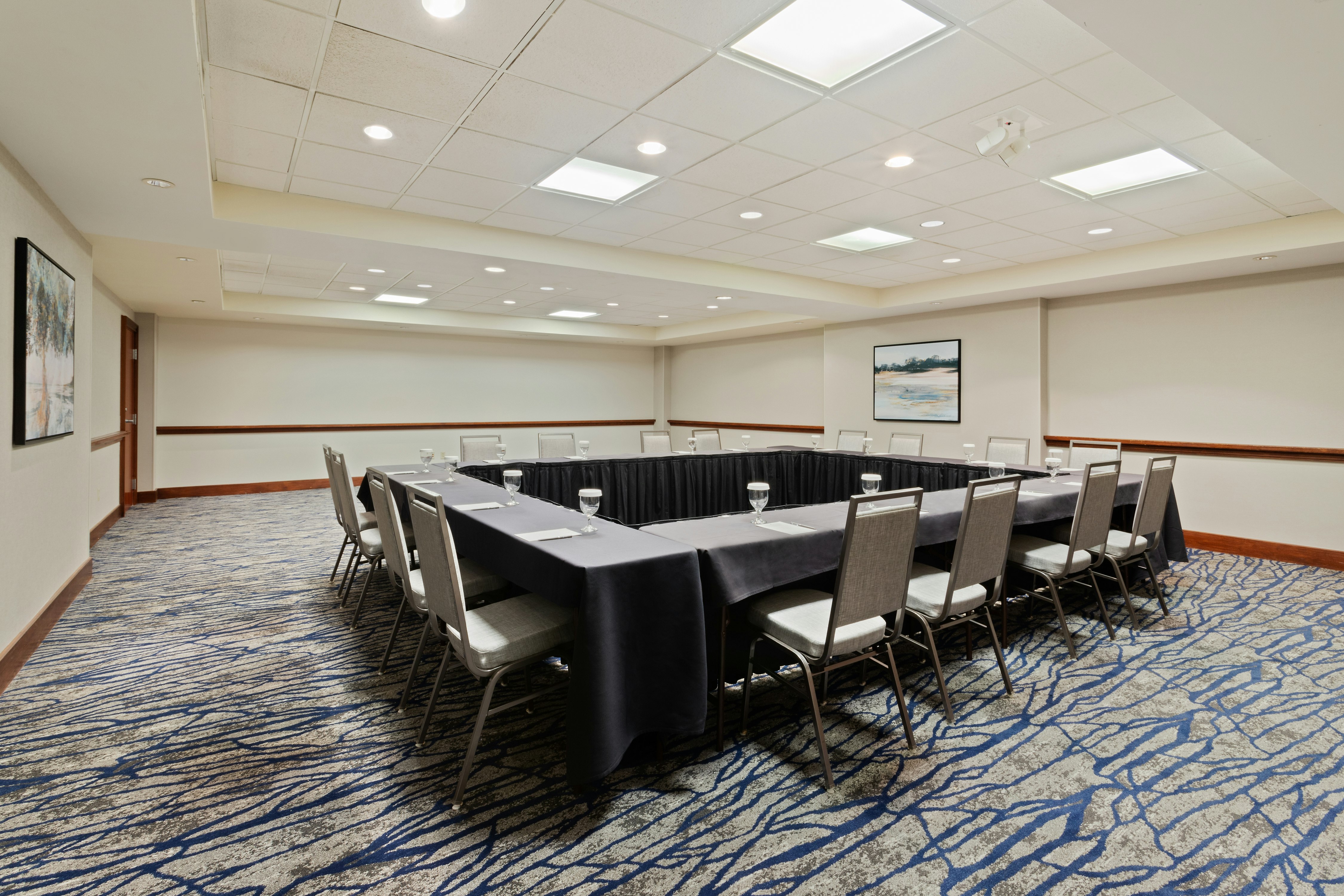 Embassy Suites By Hilton Tampa Usf Near Busch Gardens 12/23