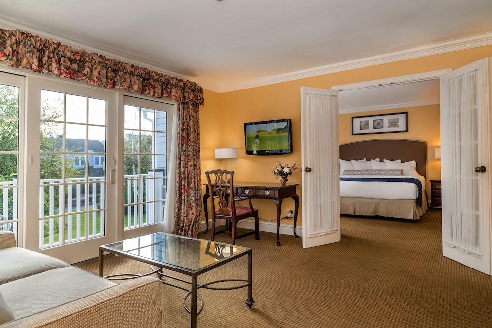 Waters Edge Resort Spa 15/50